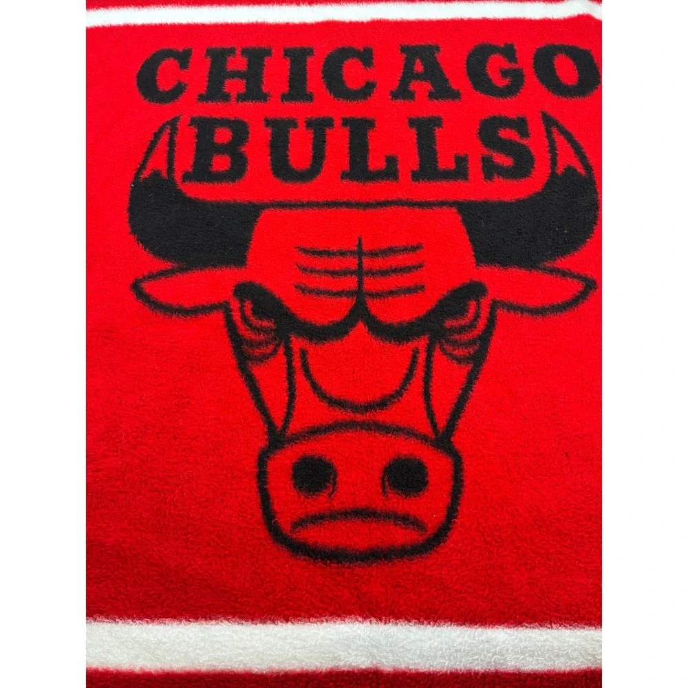 Chicago Bulls NBA Fleece‎ Throw Blanket Red Black Benny The Bull Logo Reversible